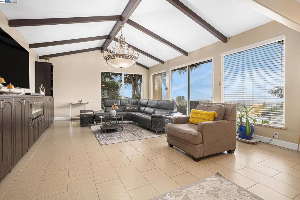 WOODLAND ESTATES - Residential