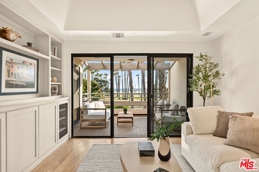 20 Ocean Park Boulevard 7