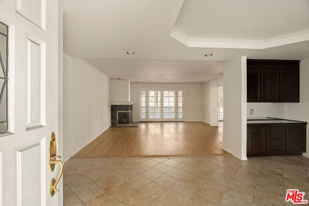 16801 W Sunset Boulevard, Los Angeles CA 90272