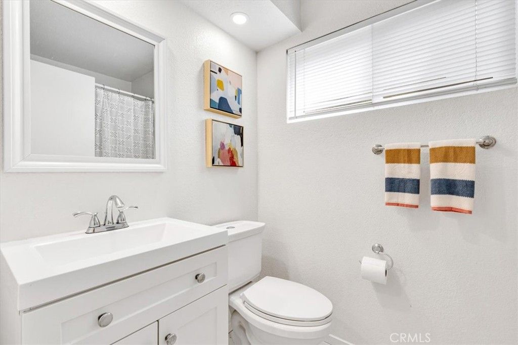 listing image 130720614122344525696