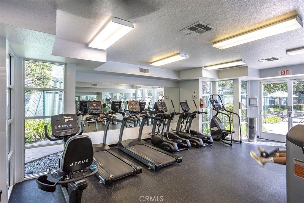 listing image 130728423050436539059