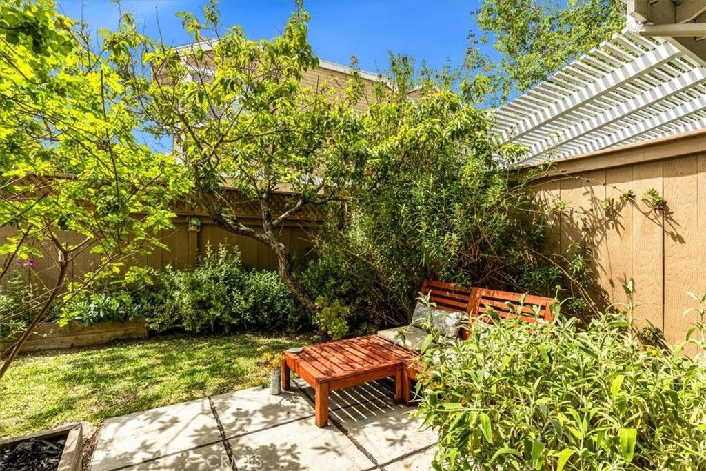 listing image 130724418787797309460
