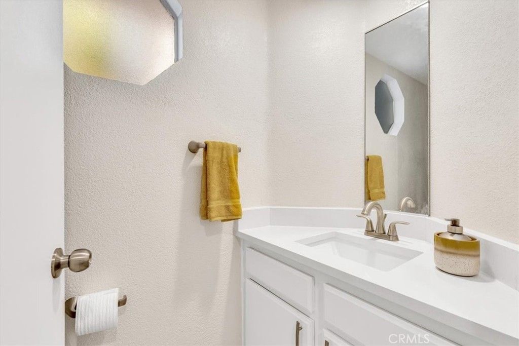 listing image 130721145178144453610