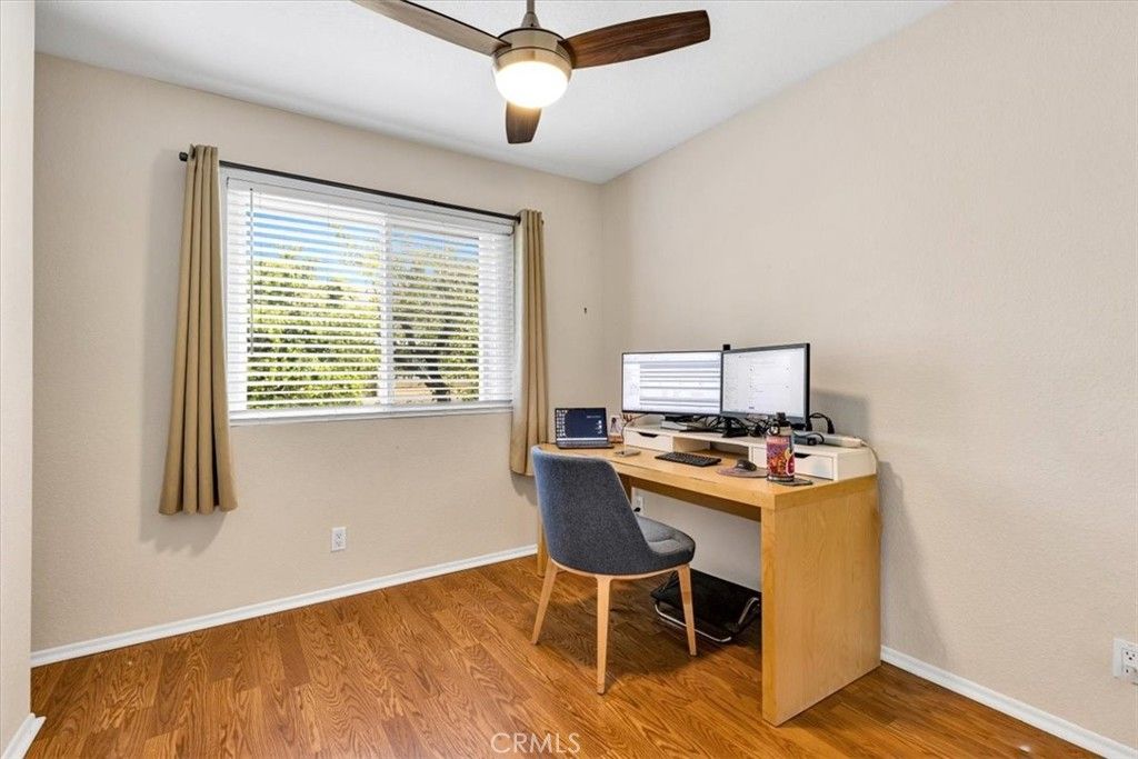 listing image 130721482164593378125