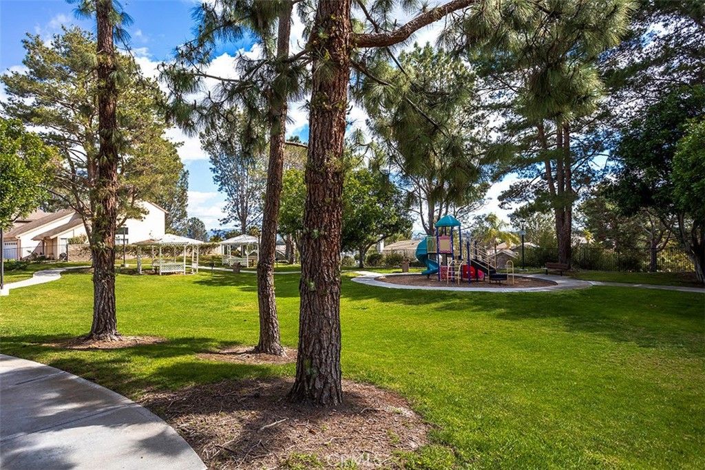listing image 130724146875153207868