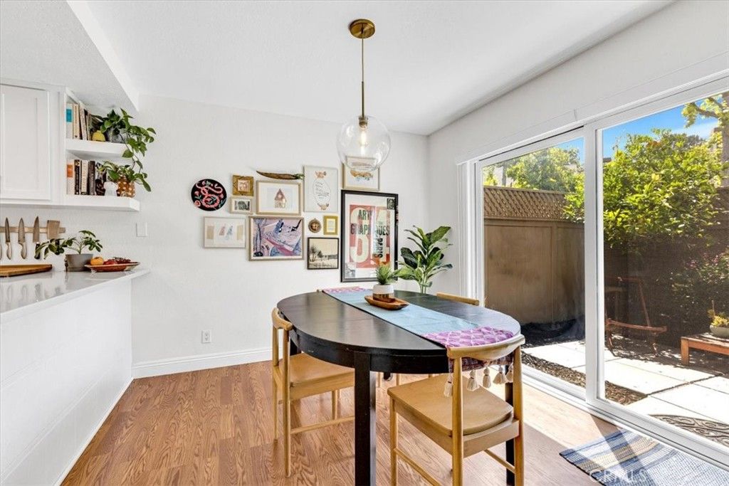 listing image 130725666492950778226