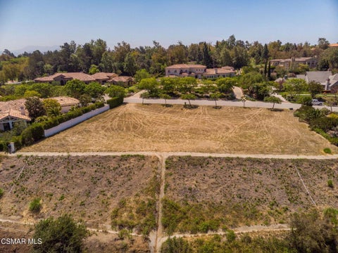 Photo of 769 Via Terrado, Camarillo, CA 93010 (MLS # 226000045)