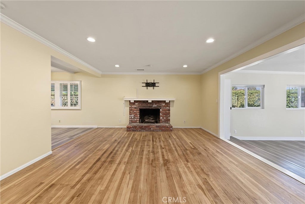 1583 W Cerritos