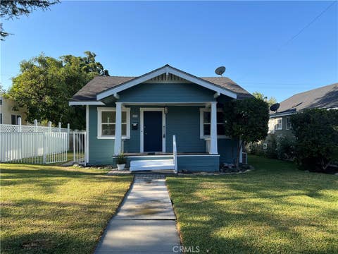 Photo of 320 W Lemon Avenue, Monrovia, CA 91016 (MLS # WS26124227)