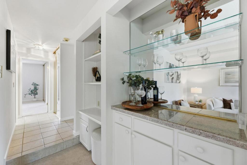 100 E Middlefield Road 6G