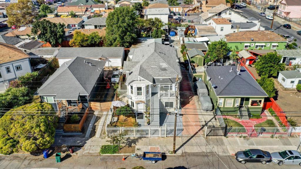 OAKLAND - Residential Income