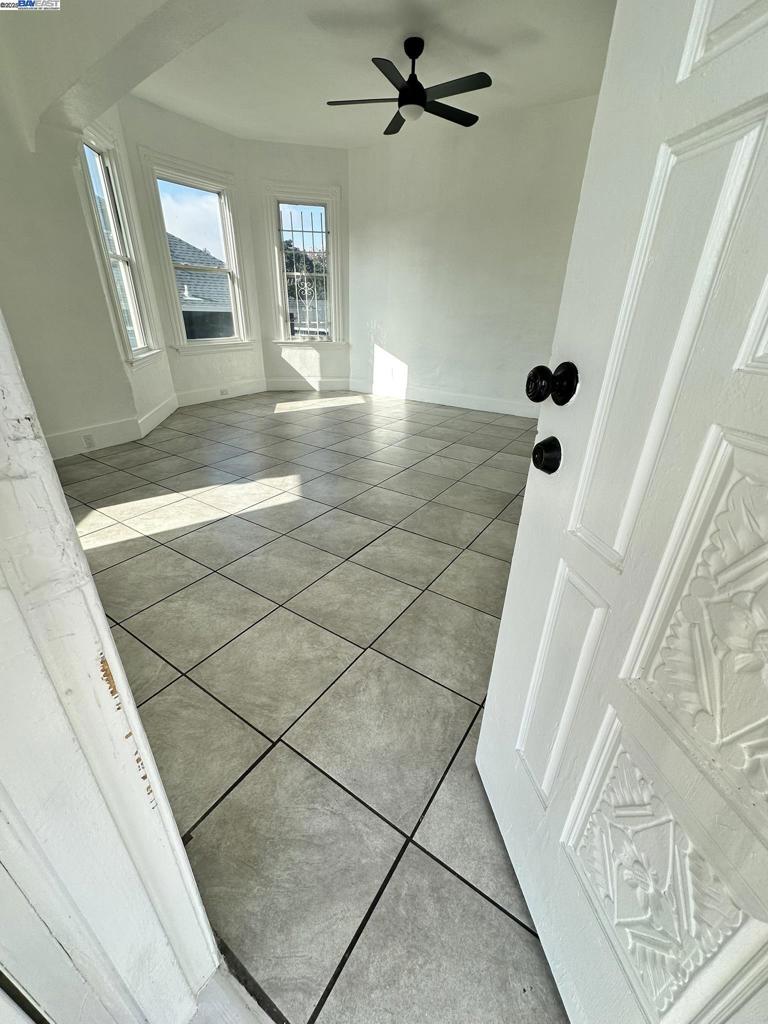 OAKLAND - Residential Income