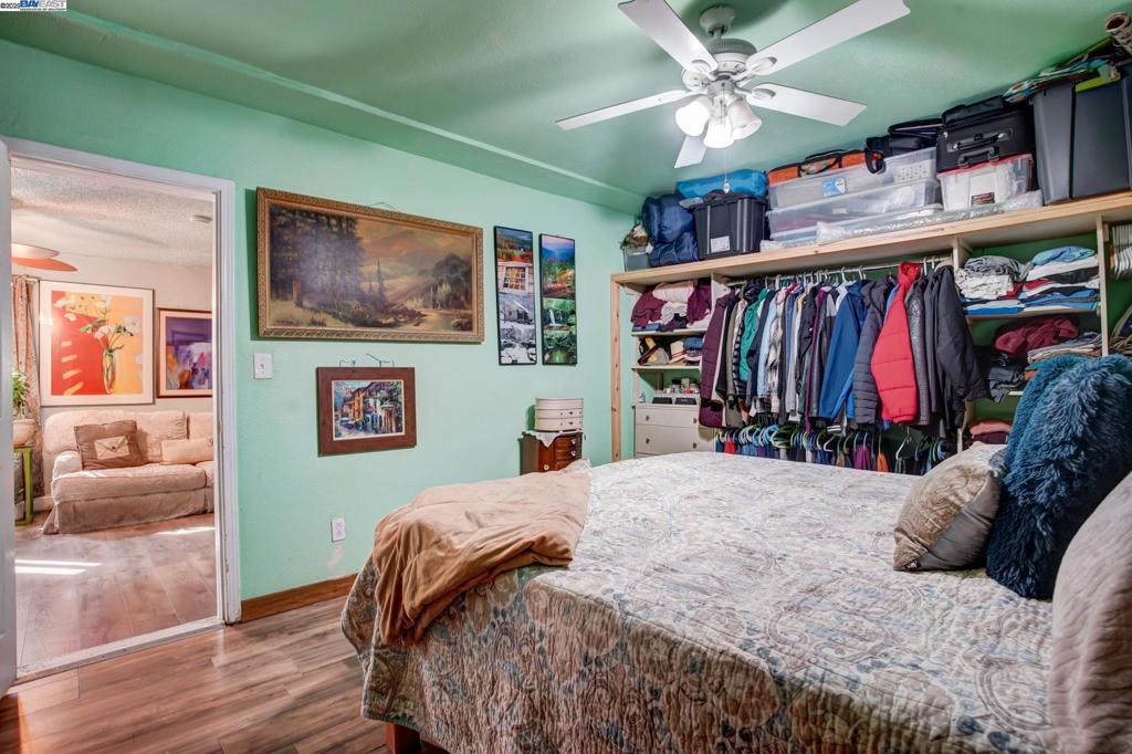 OAKLAND - Residential Income