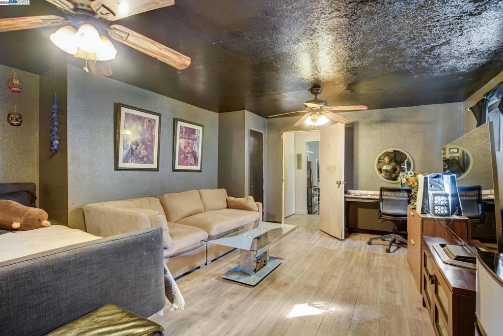 OAKLAND - Residential Income