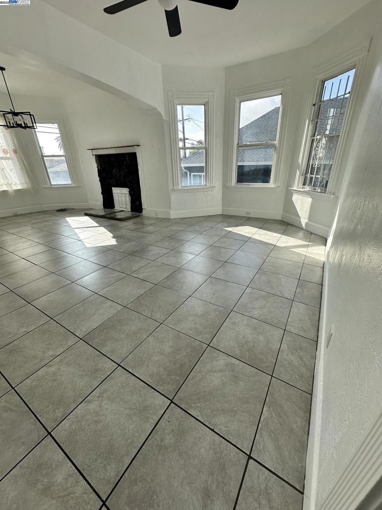 OAKLAND - Residential Income