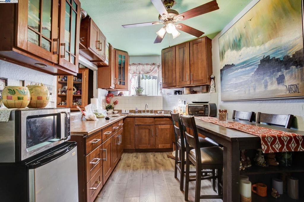 OAKLAND - Residential Income