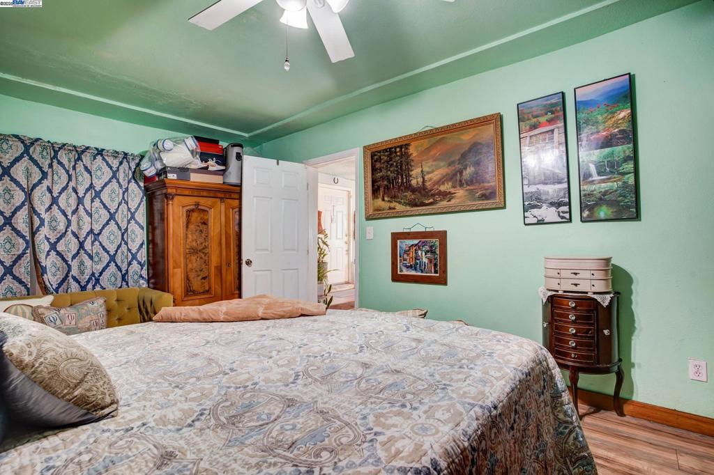 OAKLAND - Residential Income