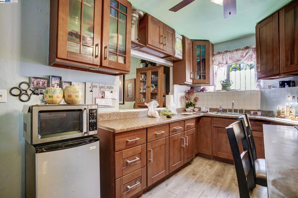 OAKLAND - Residential Income