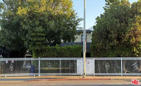 Photo of 7504 Fountain Avenue, West Hollywood, CA 90046 (MLS # 25583427)