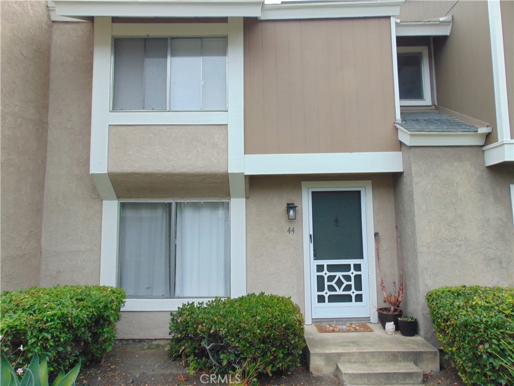 Townhome style located in the Woodbridge