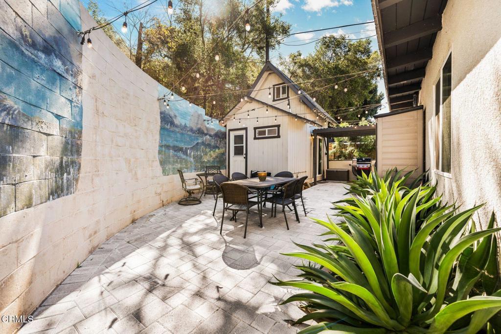 1176 N Ventura Avenue