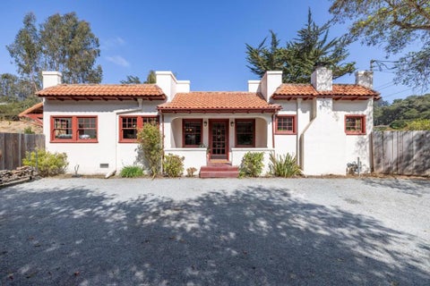 Photo of 73 Echo Valley Road, Salinas, CA 93907 (MLS # ML82061804)