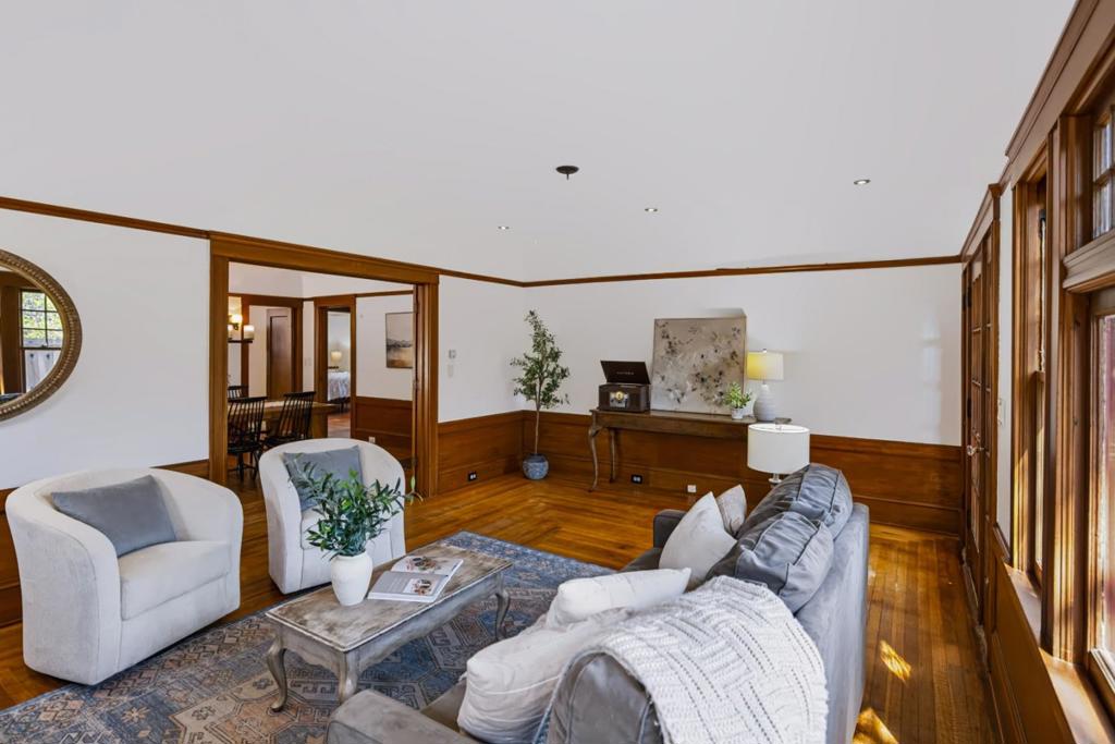 73 Echo Valley Road