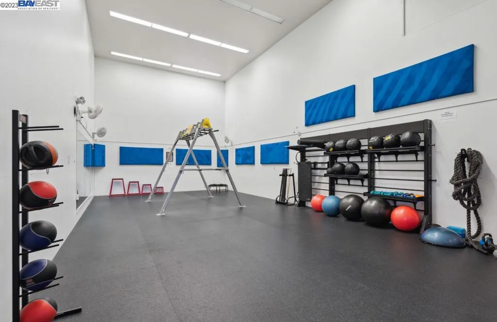 Alameda, California 94502, United States, ,Commercial,Pending,69797