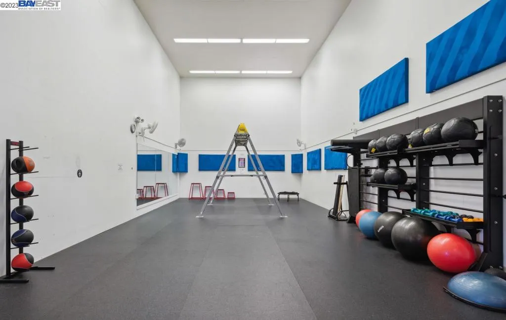 Alameda, California 94502, United States, ,Commercial,Pending,69797