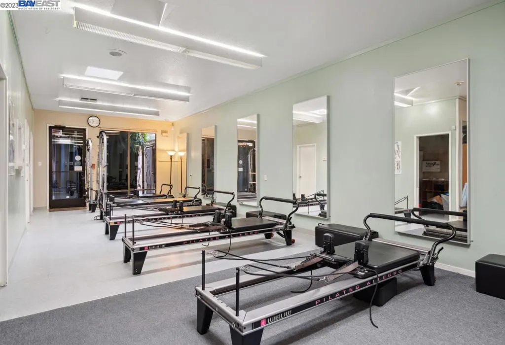 Alameda, California 94502, United States, ,Commercial,Pending,69797