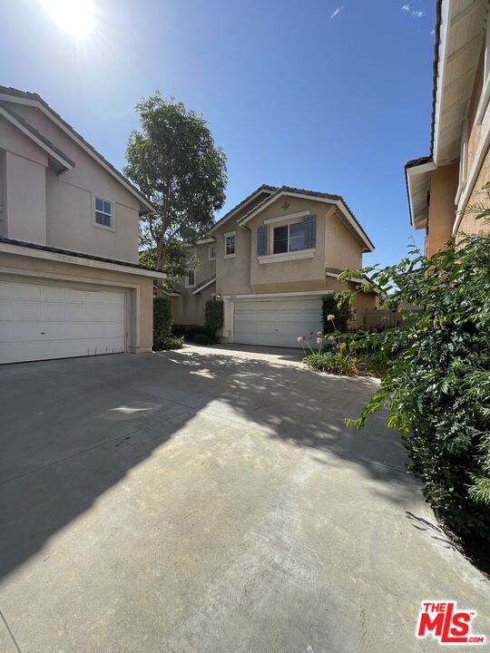 25526 Baycrest Court