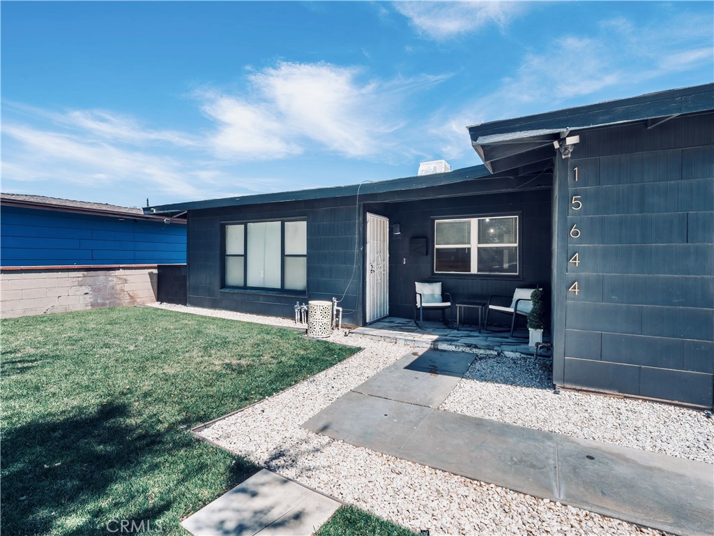 15644 M Street, Mojave, CA Perfectly priced at just $310,000. 3 Bedrooms | 2 Bathrooms | Ample Parking Welcome to your dream home! This beautifully remodeled and move-in ready property features a modern open floor plan, updated kitchen with sleek countertops and cabinetry, spacious living areas, and stylish bathrooms. The home has been well maintained and upgraded throughout for comfort, style, and energy efficiency. Situated in a quiet neighborhood in Mojave, this home offers both privacy and convenience — just minutes from local shops, schools, and major highways. Perfect for first-time buyers, or anyone looking for a fresh start in a charming community.