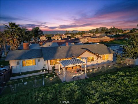 Photo of 1650 N Orange, Riverside, CA 92501 (MLS # IV26006973)