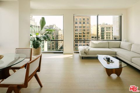 Photo of 400 S Broadway #1001, Los Angeles, CA 90013 (MLS # 26659509)