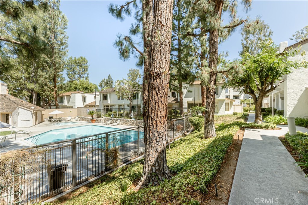 805 Vista Ct