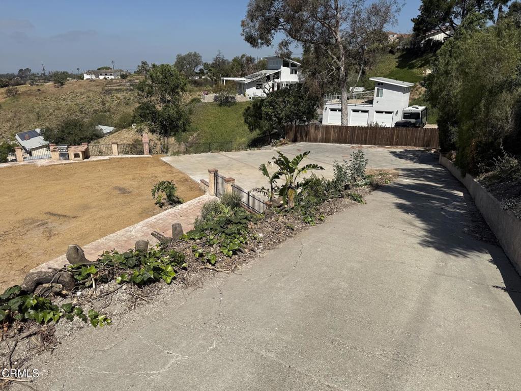 894 W Highland Drive