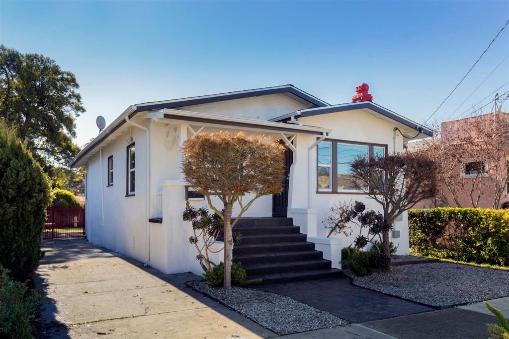 Photo of 1524 Blake St St, Berkeley, CA 94703 (MLS # 41121092)