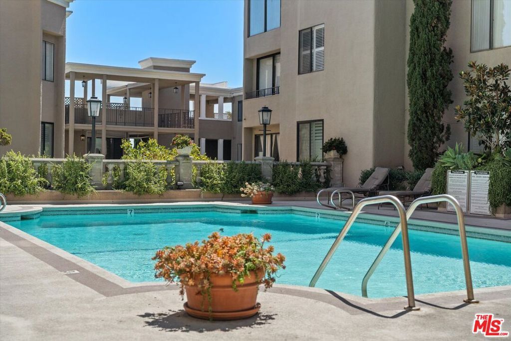 Photo of 8455 Fountain Avenue #412, West Hollywood, CA 90069 (MLS # 25612337)