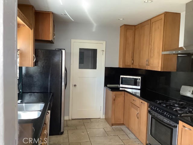 Not Applicable-105 - Residential Lease