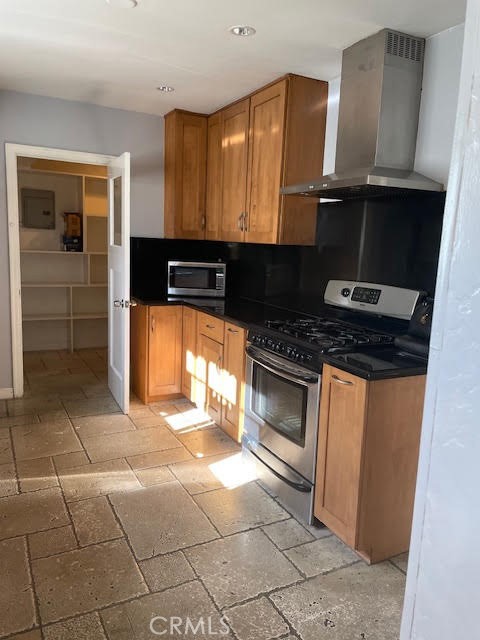 Not Applicable-105 - Residential Lease