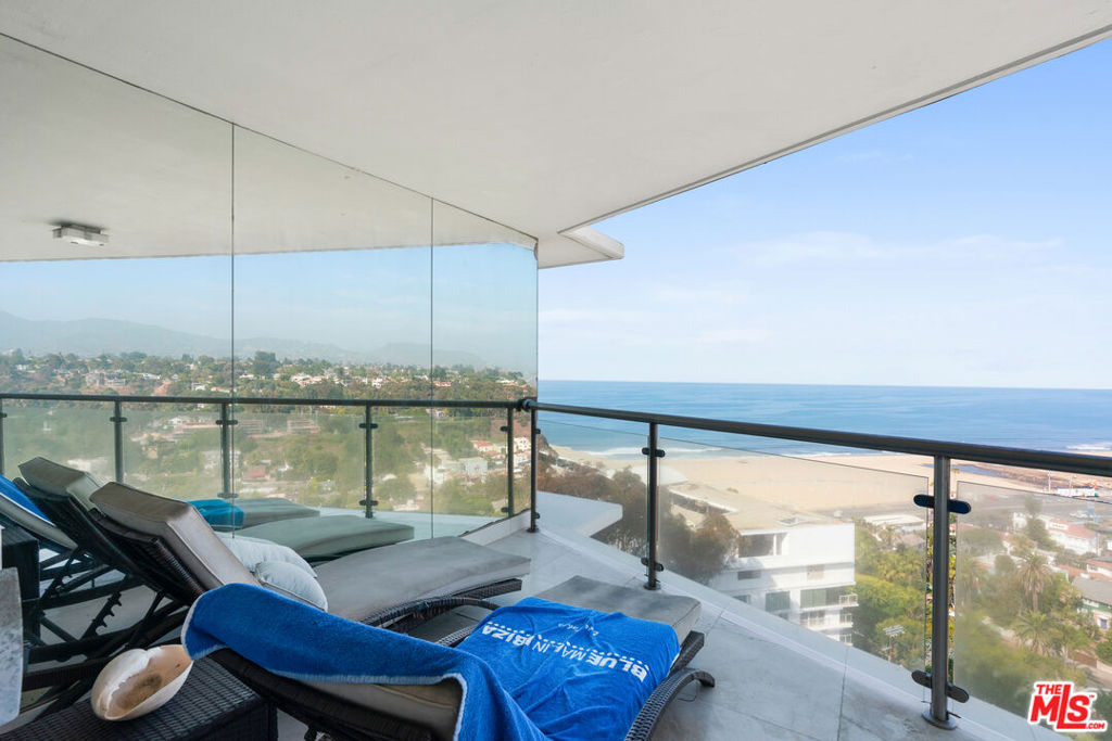 201 Ocean Avenue 909P