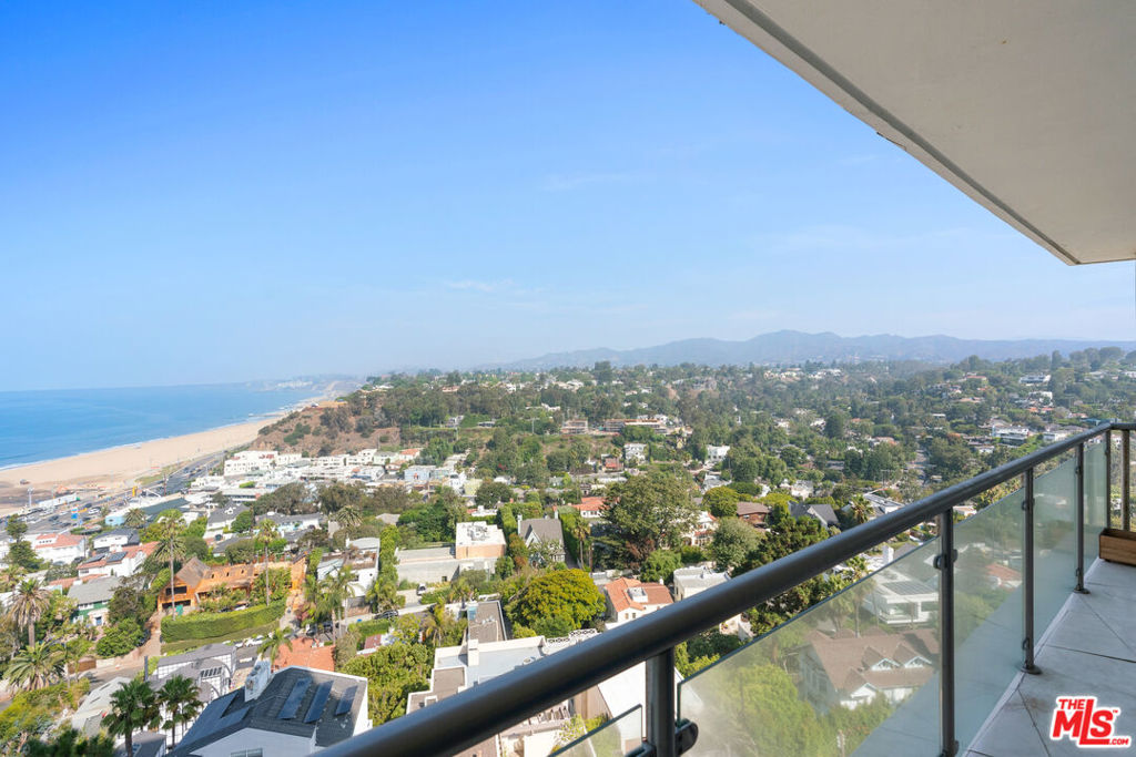 201 Ocean Avenue 909P