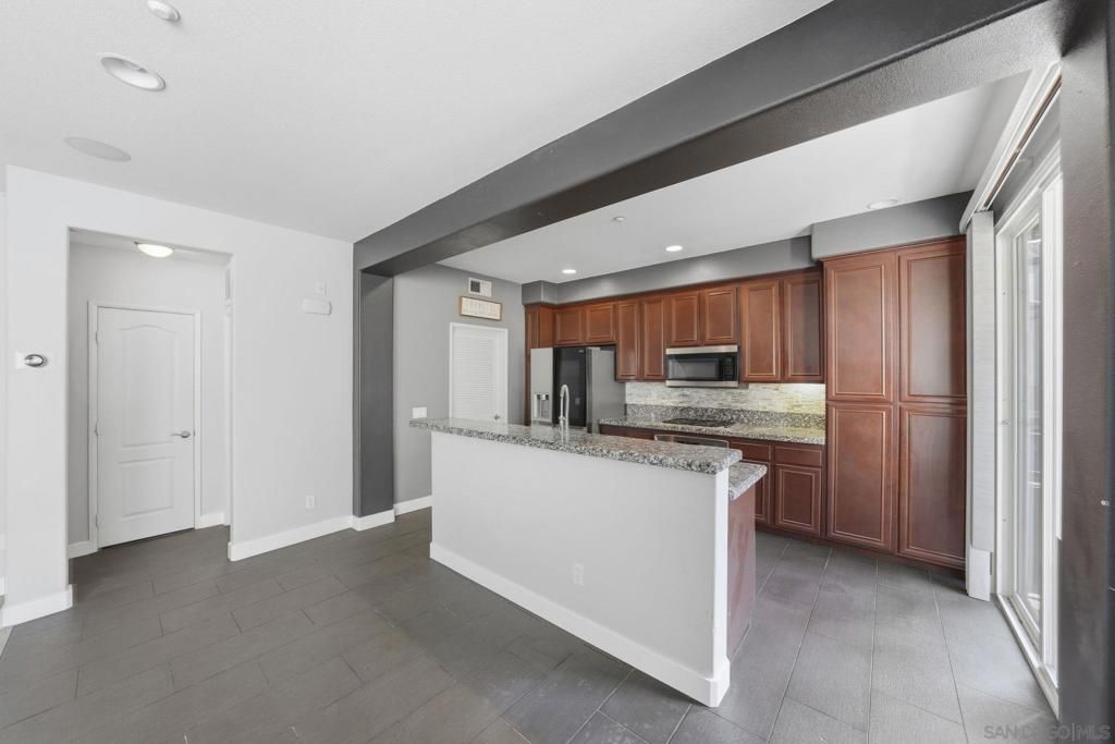 Photo of 17 Via Montisi, Santee, CA 92071 (MLS # 260009277SD)