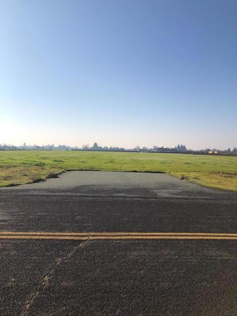 23487 N Tretheway Road Acampo CA 95220