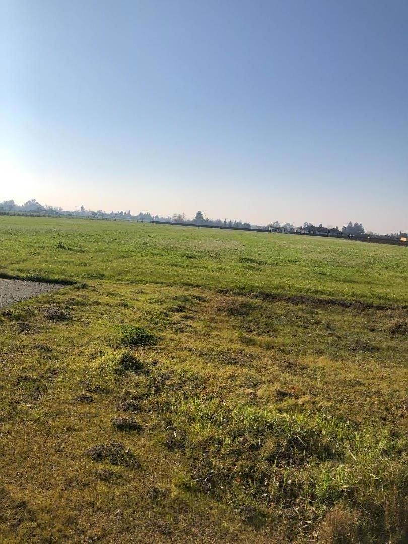 23487 N Tretheway Road