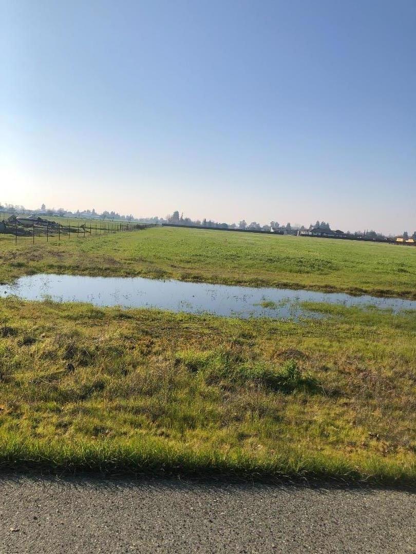 23487 N Tretheway Road