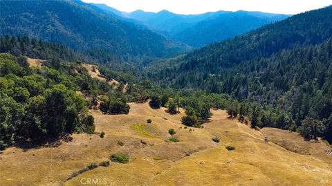 Photo of 25645 18N 34 Road, Upper Lake, CA 95485 (MLS # LC25229789) Photo of 25645 18N 34 Road, Upper Lake, CA 95485 (MLS # LC25229789)