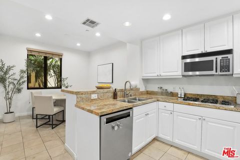 Tiny photo for 5625 Crescent Parkway #105, Playa Vista, CA 90094 (MLS # 25606143)