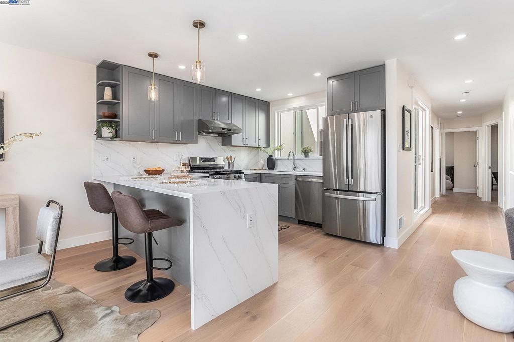 DALY CITY - Residential