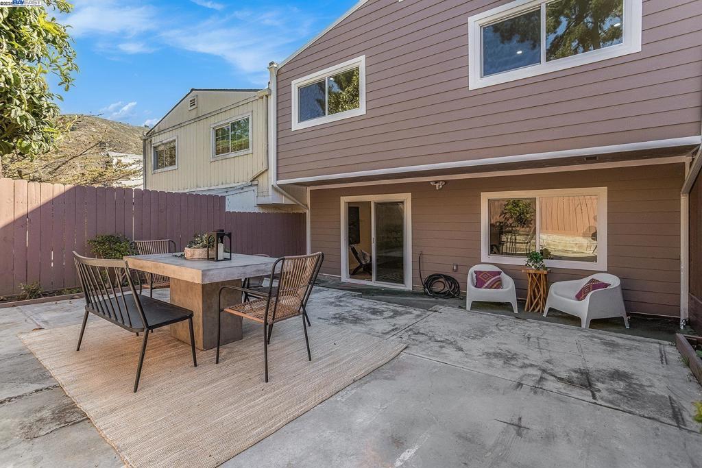 DALY CITY - Residential